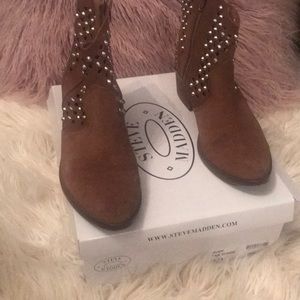 Steve Madden tan suede studded boot